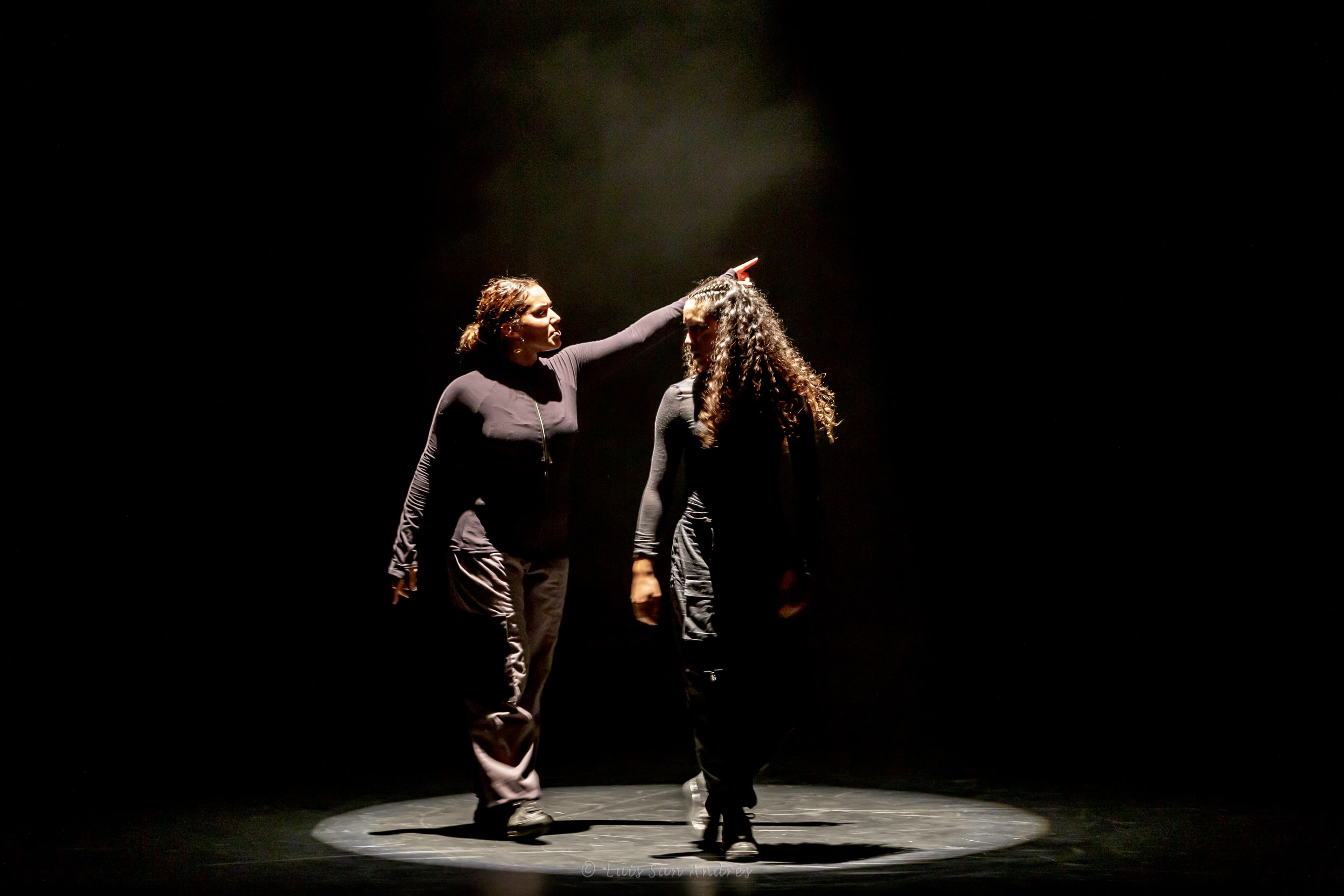DONES A ESCENA EN LA DANSA URBANA