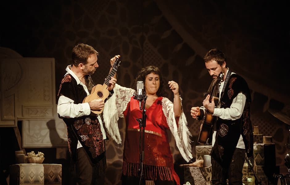 TRANQUILA. CELESTE CANTA CHAVELA