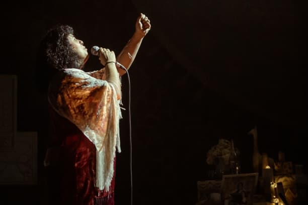 TRANQUILA. CELESTE CANTA CHAVELA
