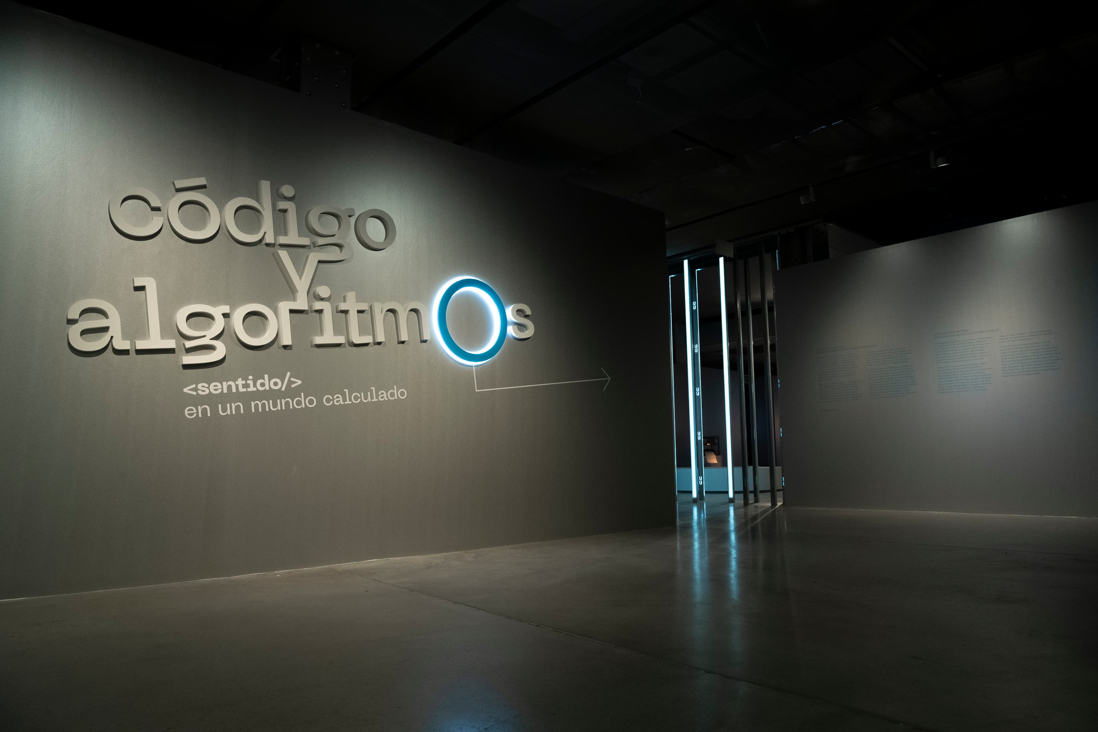 Exposición Código y algoritmos. Sentido en un mundo calculado.