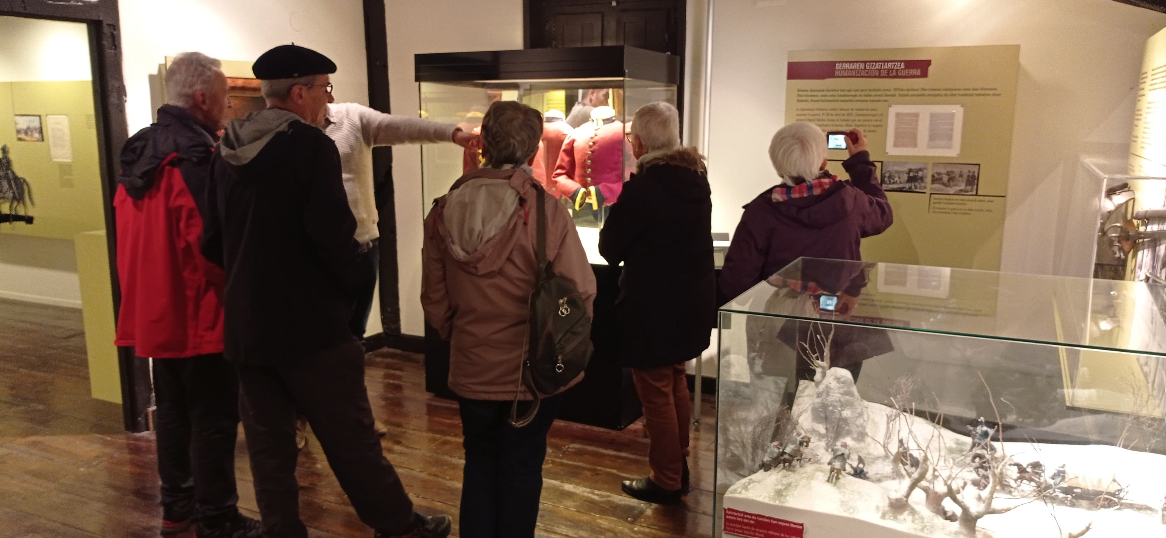 Zumalakarregi Museora bisita komentatua
