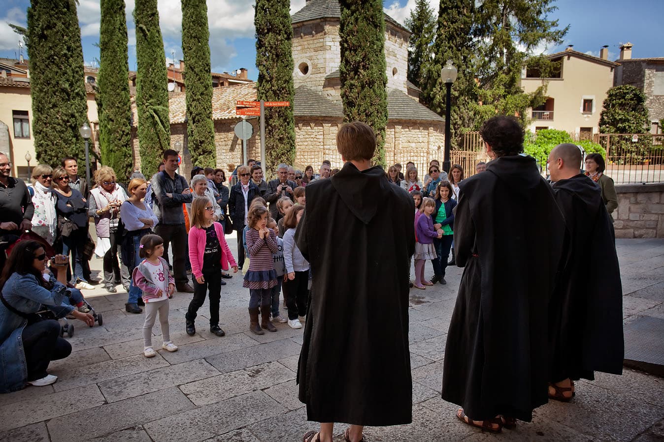 Visita teatralitzada "Un passeig per Sant Pere de Galligants"