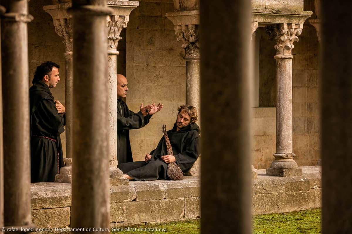 Visita teatralitzada "Un passeig per Sant Pere de Galligants"