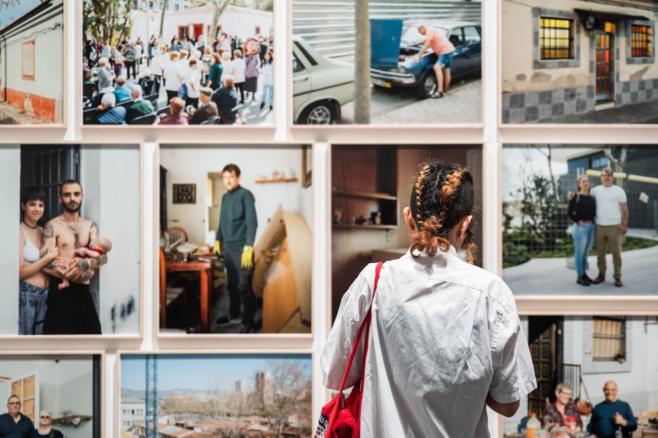 Visita por libre a la exposición Una ciudad desconocida bajo la niebla