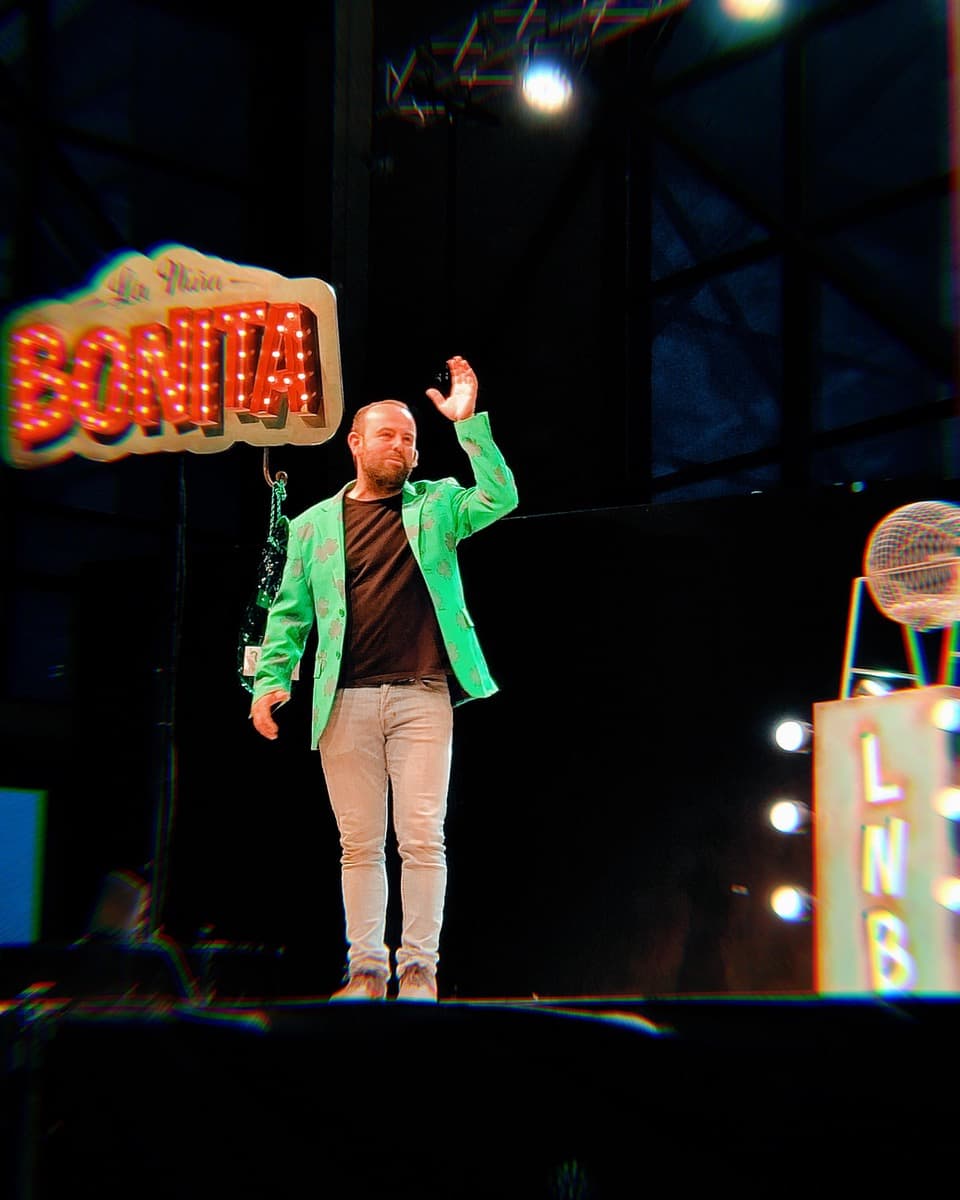 LA NIÑA BONITA