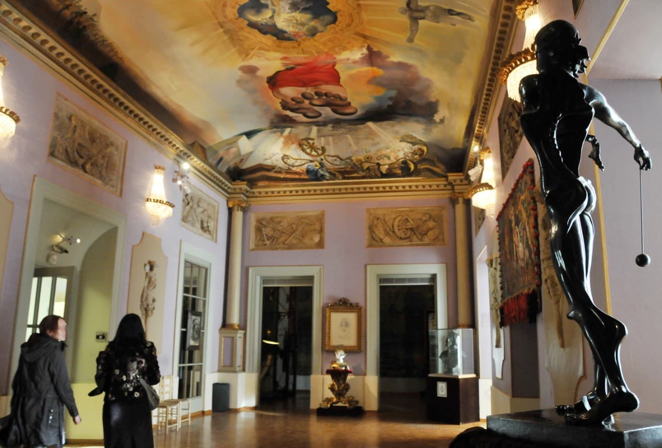 Visita lliure al Teatre-Museu Dalí