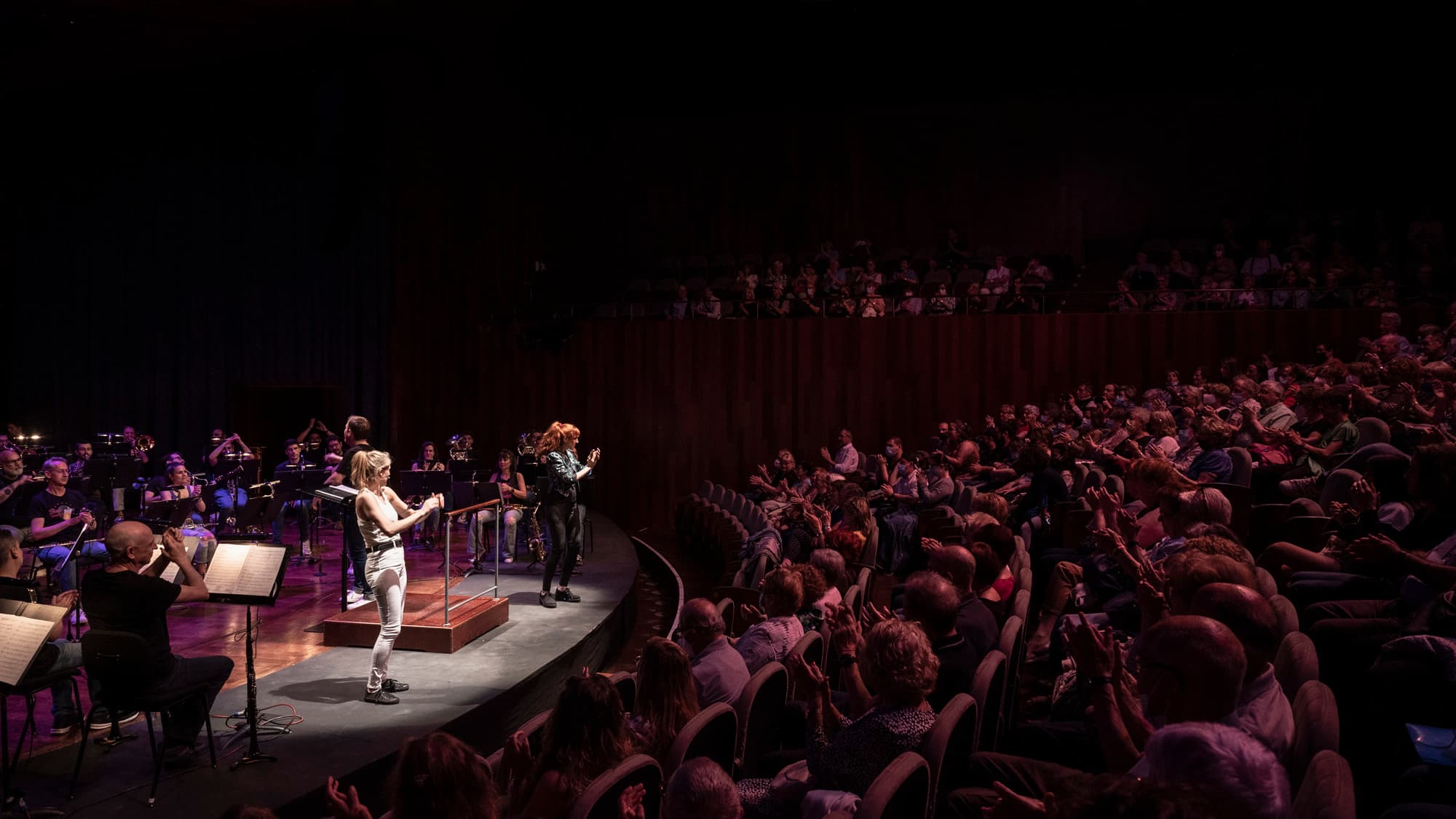 UNA NIT AL TEATRE. La Banda ens Apropa