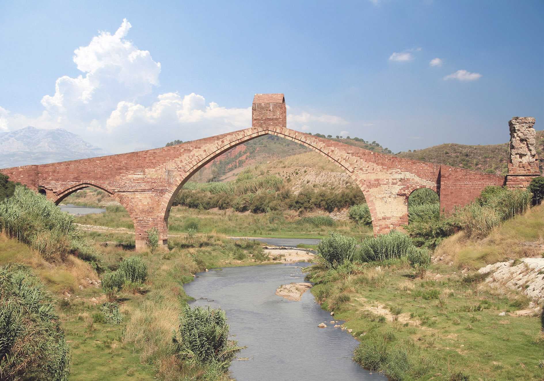 Itinerari per la Vila i visita a l'antiga Farmàcia Bujons (s. XIX).